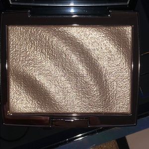 Anastasia highlighter- Amrezy